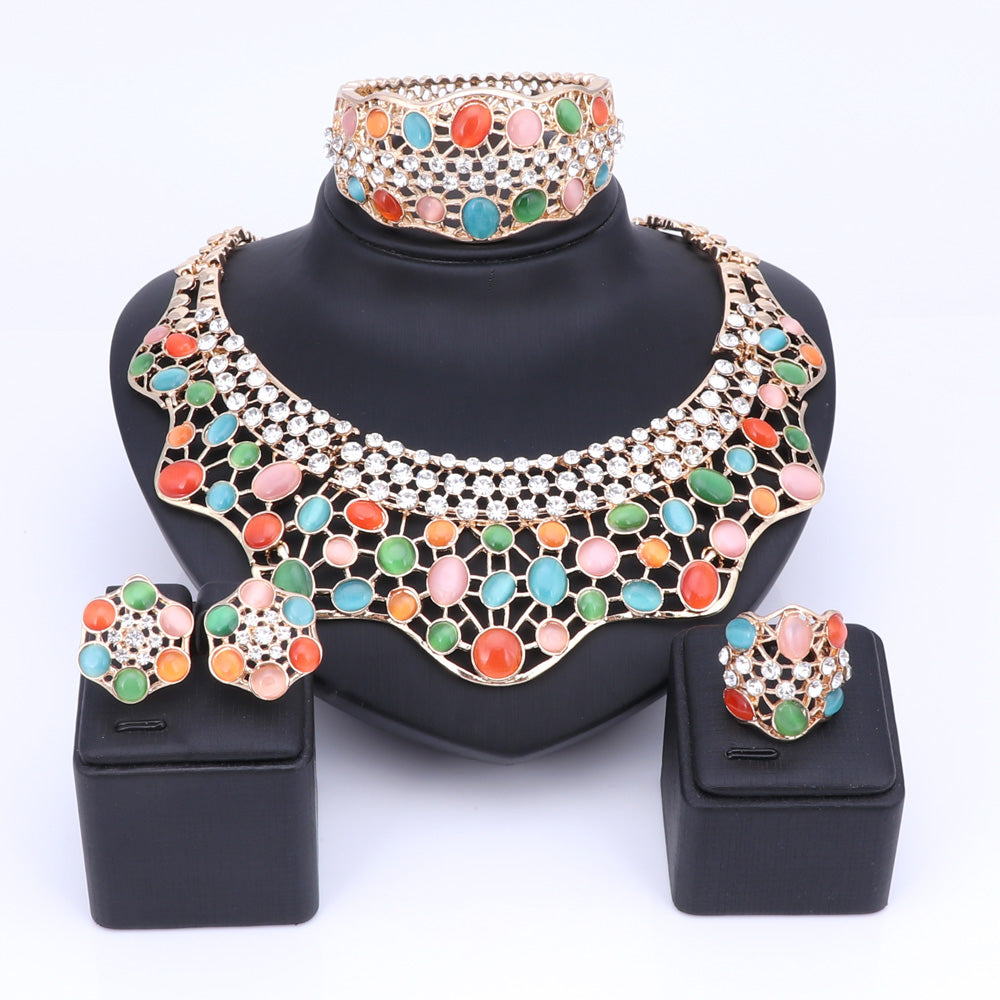 Sara Castique Jewelry Set