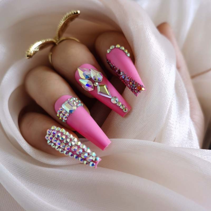 Rey Markeble Diamond Nails
